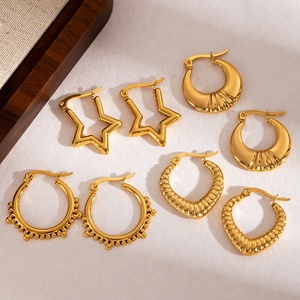 Venta al por mayor de 3 pares de aretes de acero inoxidable, chapados en oro de 18 quilates, <span class=keywords><strong>sin</strong></span> decoloración, aretes de <span class=keywords><strong>aro</strong></span> para mujer. - Product Image 6