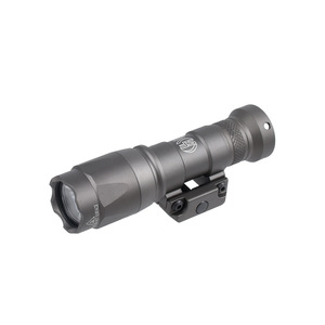 Lampe torche tactique M300C M600C avec rail de 28 mm, LED à focalisation réglable, éclairage extérieur avec faisceau long et lumineux et éclairage arrière - Product Image 2