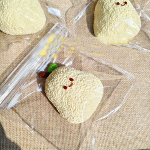 Juguete Antiestrés de Silicona de Grado Alimenticio con Forma de Pera China Realista, para Todas las Edades, Ideal para Niños de 5 a 7 Años, Regalo Perfecto - Product Image 3