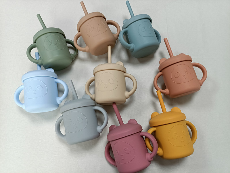 Cốc silicon chống trượt không trượt cho bé có ống hút để cho ăn 1