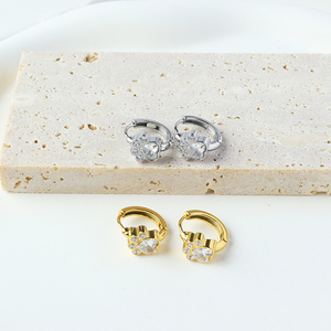 Boucles d'oreilles créoles en acier inoxydable plaqué or 18 carats avec zircon, motif patte de chat mignon, bijoux fins tendance, cadeau pour femme, vente chaude INS - Product Image 2