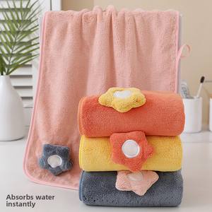 Toalla rectangular de microfibra de coral de color liso para secar el cabello, con bordes suaves, alta absorción de agua, sin desprendimiento, ideal como regalo para lavarse y bañarse. - Product Image 2