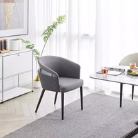 Chaise de salle à manger moderne de luxe rembourrée avec accoudoirs, chaise de salle à manger en cuir PU, pieds en métal, chaise d'appoint pour hôtel et restaurant