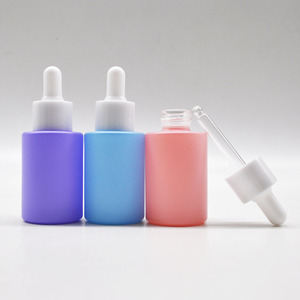 Flacon compte-gouttes en verre personnalisé de luxe pour soins de la peau, emballage cosmétique en verre vert bleu, couleurs pastel pour huile - Product Image 5