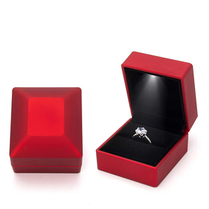 Новогоднее свадебное небольшое предложение, СВЕТОДИОДНАЯ световая кольцевая коробка для модных кольцевых коробок, подарочная упаковка для ювелирных изделий, китайская Торговая платформа - Product Image 5