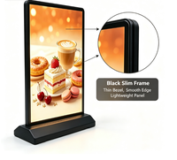 Boîtes lumineuses publicitaires LED pour comptoirs commerciaux avec cadre noir et base robuste pour l'affichage des menus de restaurants et cafés