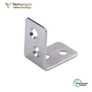 Passe-câble plat noir en nylon de 20 mm avec protection pour tuyau rond à clipser - Product Image 2
