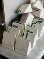 Sacs cadeaux de mariage de luxe en papier kraft écologique avec logo personnalisé, recyclés, avec poignée en patch pour l'emballage de bougies et de bijoux