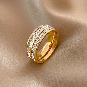 Anillo de Acero Inoxidable para Mujer, Banda Ancha de 8 mm con Pequeño Cuadrado - Diseño Moderno y Elegante para <span class=keywords><strong>Vestimenta</strong></span> Casual y Ocasiones Especiales - Product Image 6