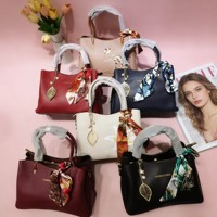 Sac bandoulière femme en PU A001 à 5,25 $ – Sac à l'épaule tendance pour femme avec plusieurs poches – Meilleure vente