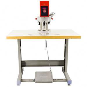 Máquina de coser industrial eléctrica de tres cabezales con servocontrol para perforación y fijación de botones a presión en plástico y metal - Product Image 5