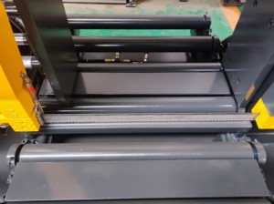 Máquina de corte de tubos de sierra de cinta semiautomática GH4235 Máquina de sierra de banda de metal - Product Image 3