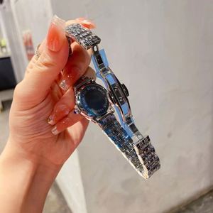 นาฬิกาควอทซ์สำหรับสุภาพสตรีสายเหล็ก2023ดีไซน์หรูหรากระจกอะคริลิคแฟชั่นยอดนิยมสไตล์ธุรกิจขายดีอเมริกาเหนือ - Product Image 5