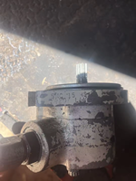 Remplacer la pompe CESSNA 24207LAN pour Bobcat 440 443 453 456 553