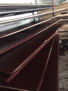 แผ่นไม้อัดแบบหล่อหลอม4x8เบิร์ชแผ่นฟิล์มสีดำหนา18มม. ออกมาด้านหลัง E0ฟอร์มาลดีไฮด์สำหรับโรงแรมสมัยใหม่ - Product Image 5