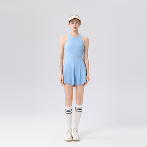 Gaun Golf Tenis Wanita Mewah Bergaya Warna Solid Slim Fit Dengan Celana Pendek Terpisah Gaun Pickleball Olahraga Bernapas Model Racerback - Product Image 6