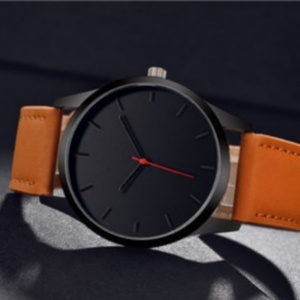 Reloj de cuarzo minimalista para hombre, edición limitada Antique Sport, caja negra mate, correa de cuero color canela, 20 mm, segunda mano roja - Product Image 6