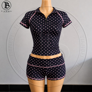 Set Loungewear <span class=keywords><strong>Donna</strong></span> 2026 Stampa Leopardata Personalizzabile con LOGO, Fascia per Capelli, Maglia Raglan <span class=keywords><strong>e</strong></span> <span class=keywords><strong>Pantaloncini</strong></span> Aderenti - Set Yoga 3 Pezzi per <span class=keywords><strong>Donna</strong></span> - Product Image 3