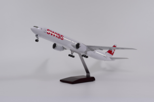 Modèle d'<span class=keywords><strong>avion</strong></span> avec éclairage LED, affichage statique, objet de collection, <span class=keywords><strong>Boeing</strong></span> <span class=keywords><strong>777</strong></span>-300ER Swiss Air, 47 cm, 1/160 - Product Image 2