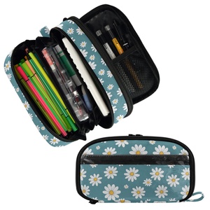 Trousse à crayons en polyester à faible MOQ, motif marguerite, deux fermetures éclair, fenêtre en PVC, impression personnalisée, pour filles - Product Image 2