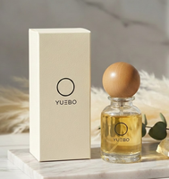 Flacon de parfum en verre carré givré transparent de luxe personnalisé avec bouchon à vis 15ml/30ml/50ml/60ml/100ml avec boîte d'emballage à estampage à chaud