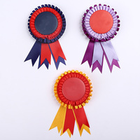 Célébration Cérémonie de remise des diplômes Ruban de dentelle imprimé en fer blanc Rosettes roses Rubans Awards Pin Badge Ruban plissé Forrosette