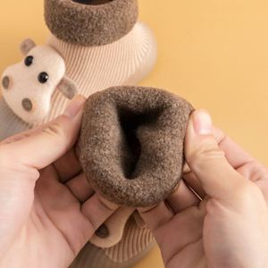 Baby autunno e inverno Plus velluto morbido calzini da pavimento scarpe da bambino per interni antiscivolo antiscivolo calze scarpe - Product Image 3