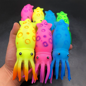 Jouet anti-stress en forme de calmar à presser, personnalisable en gros – Éducatif en plastique pour enfants de 5 à 7 ans et adultes - Product Image 1
