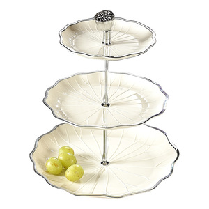 Plateau à fruits multi-niveaux en or incrusté de fleurs, design rétro de luxe léger, décoration de la maison, plateau à collations pour <span class=keywords><strong>table</strong></span> basse - Product Image 5