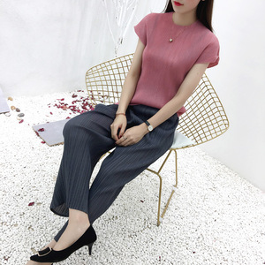 Vente flash : Haut <span class=keywords><strong>court</strong></span> plissé <span class=keywords><strong>blanc</strong></span> à col rond et manches courtes pour <span class=keywords><strong>femme</strong></span>, idéal pour le printemps et l'été, style simple et décontracté - Product Image 4