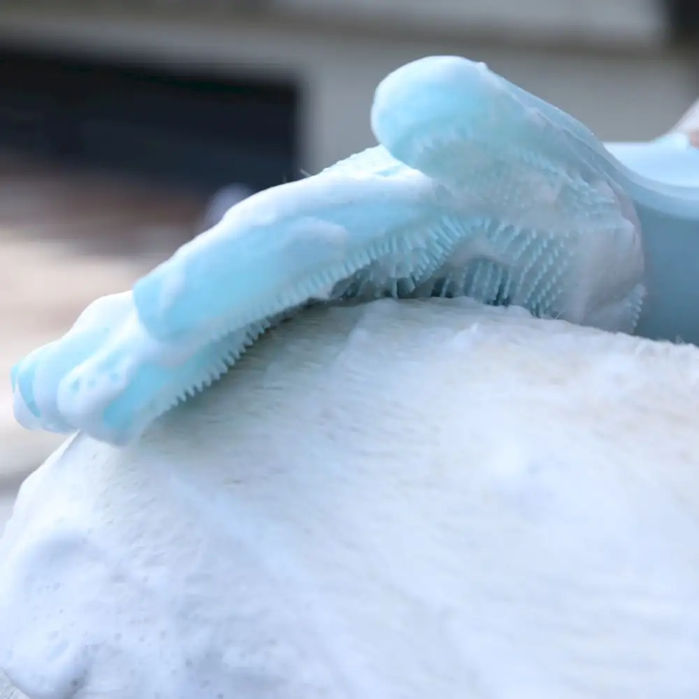 Gants de toilettage interactifs en Silicone pour animaux de compagnie chien chat gants de bain épilateur peigne outils de nettoyage pour animaux de compagnie