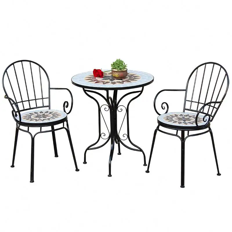 バルコニー屋外用家具ヨーロピアンスタイルの錬鉄製モザイクテーブルと椅子スリーピースコーヒーテーブルと椅子セット