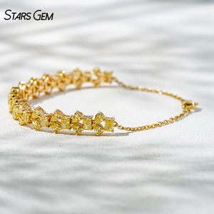 Bracelet unisexe de luxe en or jaune 18 carats avec diamant de laboratoire jaune taille poire de 4,15 carats Starsgem, certificat IGI - Product Image 2