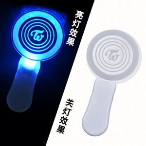 Vente en gros de panneau lumineux en acrylique à LED avec télécommande Support de contrôle sur le terrain Bâton lumineux portatif avec logo personnalisé - Product Image 4