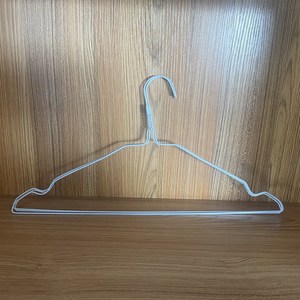 Pulver beschichteter 16 Zoll 14,5 Gauge Weiß Günstiger Draht gekerbter Kleiderbügel Für Wäsche kleidung - Product Image 6