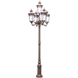 Lampadaire de jardin extérieur en fer avec abat-jour en verre LED, lumière blanc chaud 2700K, IP66, ampoule A19 non amovible, alimentation solaire AC 220V avec détecteur de mouvement - Product Image 2