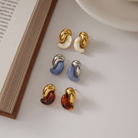 Anting-anting kancing resin amber bentuk S tidak beraturan, emas 18K anti karat, gaya vintage J&D Jewelry, tahan air, untuk wanita