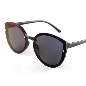 <span class=keywords><strong>Occhiali</strong></span> <span class=keywords><strong>da</strong></span> <span class=keywords><strong>Sole</strong></span> per Ragazze di Design con Montatura Rotonda in PC Blu, Rosso, Giallo, Grigio, Rosa e Lenti UV400 - Logo Personalizzato - Product Image 4