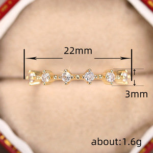 Anello a fascia impilabile dal design semplice per donna - Product Image 4