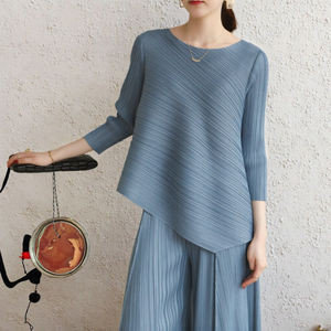 T-shirt plissé décontracté pour femme Miyake, motif streetwear 3D, couleur unie, manches trois-quarts, coupe ample et fine, teint uni - Product Image 2