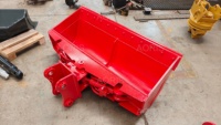 Mini-excavatrice AORIS OEM disponible avec benne hydraulique inclinable à double cylindre, capacité de 1,3 tonne