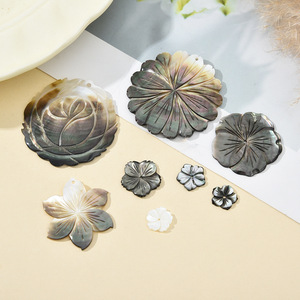 Cuentas de Concha de Nácar Vintage Personalizables, Perforadas Lateralmente y en el Centro, Talladas a Mano con Flores, Estilo Tahitiano Francés, para la Creación de Joyería - Product Image 1