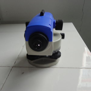 Niveau automatique à prix abordable avec compensateur à amortissement magnétique - Product Image 2