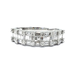Bague de fiançailles et de mariage en or blanc 18 carats avec pavé de diamants de haute qualité, style classique, cadeau idéal pour femme - Product Image 1