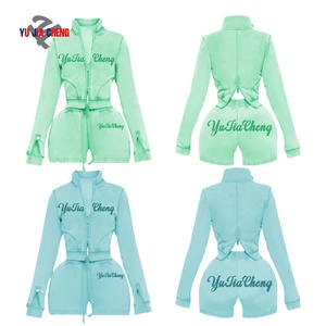 <span class=keywords><strong>Pantaloncini</strong></span> di alta qualità e Top corto giacca <span class=keywords><strong>felpa</strong></span> <span class=keywords><strong>con</strong></span> cerniera personalizzata Slim Fit due pezzi Set di tute da donna - Product Image 3