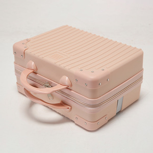 Estuche Cosmético Mini Rosa Sólido con Cierre de Cremallera, Ligero, Duradero, Diseño con Remaches, para Viaje 2023 - Product Image 4