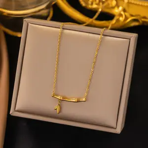 سلسلة أزياء DNKE مطلية بالذهب عيار 18 قيراط تصاميم مجوهرات فراشة 316L قلادة من الفولاذ المقاوم للصدأ للبيع بالجملة