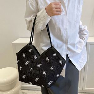 Sac fourre-tout pour femme avec fermeture éclair, logo personnalisé, sac messager de voyage, sac de shopping avec deux poignées/bretelles, matériau EVA, utilisation à la plage - Product Image 4