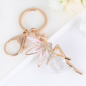 Nouveau porte-clés exquis en forme d'ailes d'ange incrustées de diamants pour fille, avec pendentif en métal huilé, accessoire de sac, bijou pour clés de voiture - Product Image 3