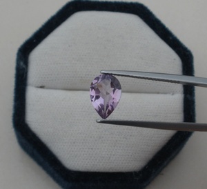 Gemas de Alta Calidad, Amatista Natural en Forma de Pera de 10x7mm de Rajasthan con Efecto Fosforescente para Joyería - Product Image 3